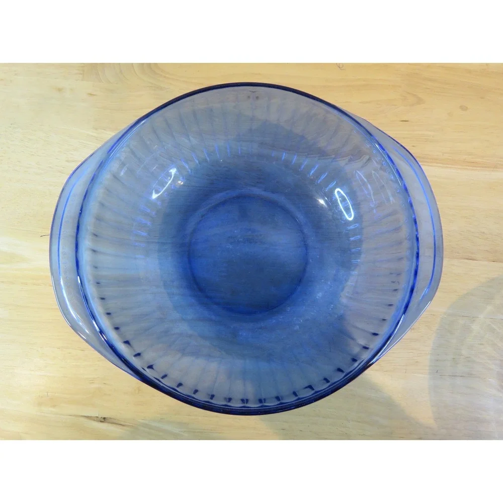 VTG Set of 2 Pyrex Sculptured 2-Quart Casserole Bowls Ribbed Design Cobalt Blue